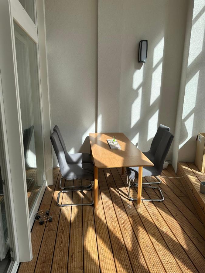 Relax-Wohnung Mit Balkon Ueber Die Weisse Elster Lipsia Esterno foto