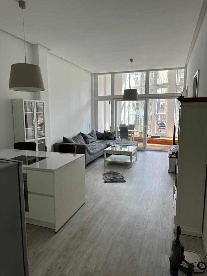 Relax-Wohnung Mit Balkon Ueber Die Weisse Elster Lipsia Esterno foto