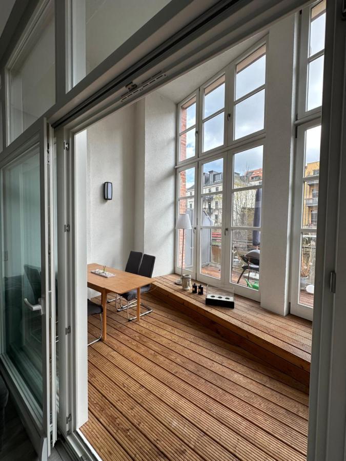 Relax-Wohnung Mit Balkon Ueber Die Weisse Elster Lipsia Esterno foto