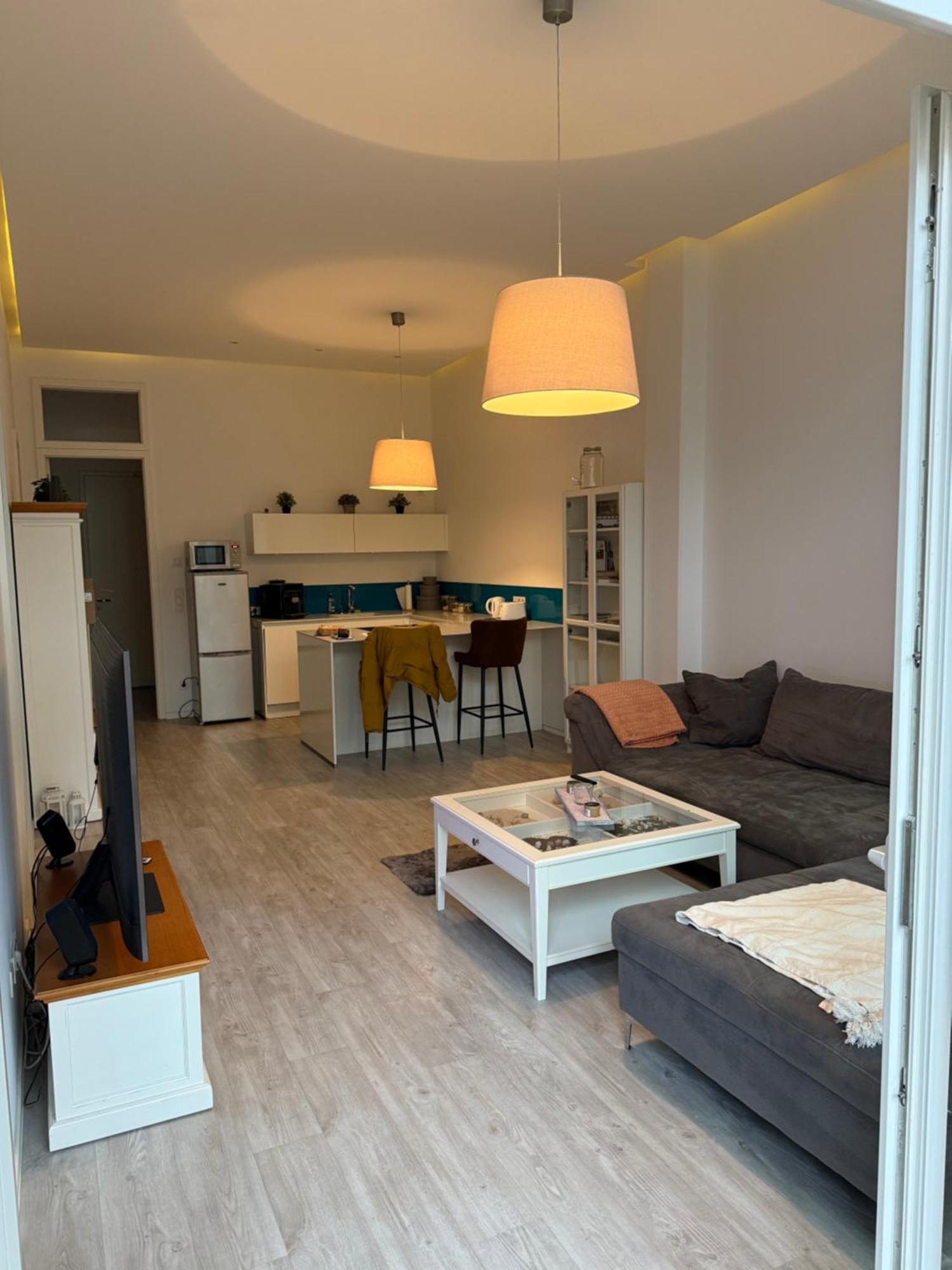 Relax-Wohnung Mit Balkon Ueber Die Weisse Elster Lipsia Esterno foto