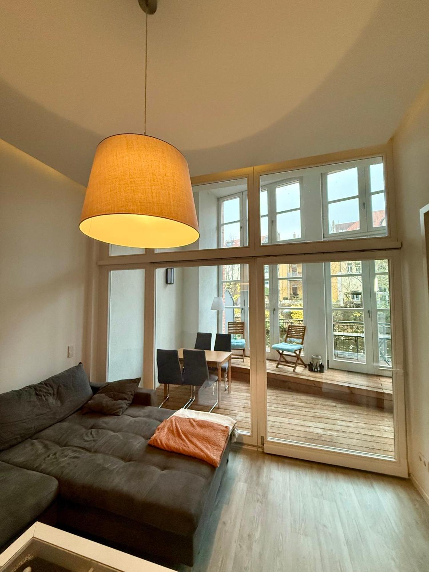 Relax-Wohnung Mit Balkon Ueber Die Weisse Elster Lipsia Esterno foto